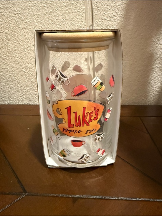 Silver Buffalo Other - Gilmore Girls- ‘Luke's’ 16 oz Glass Tumbler ft Multi-Cup Accents w/ lid & straw
